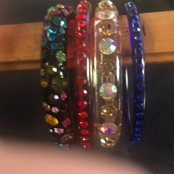 Plastic bracelets - Picture 6 of 6